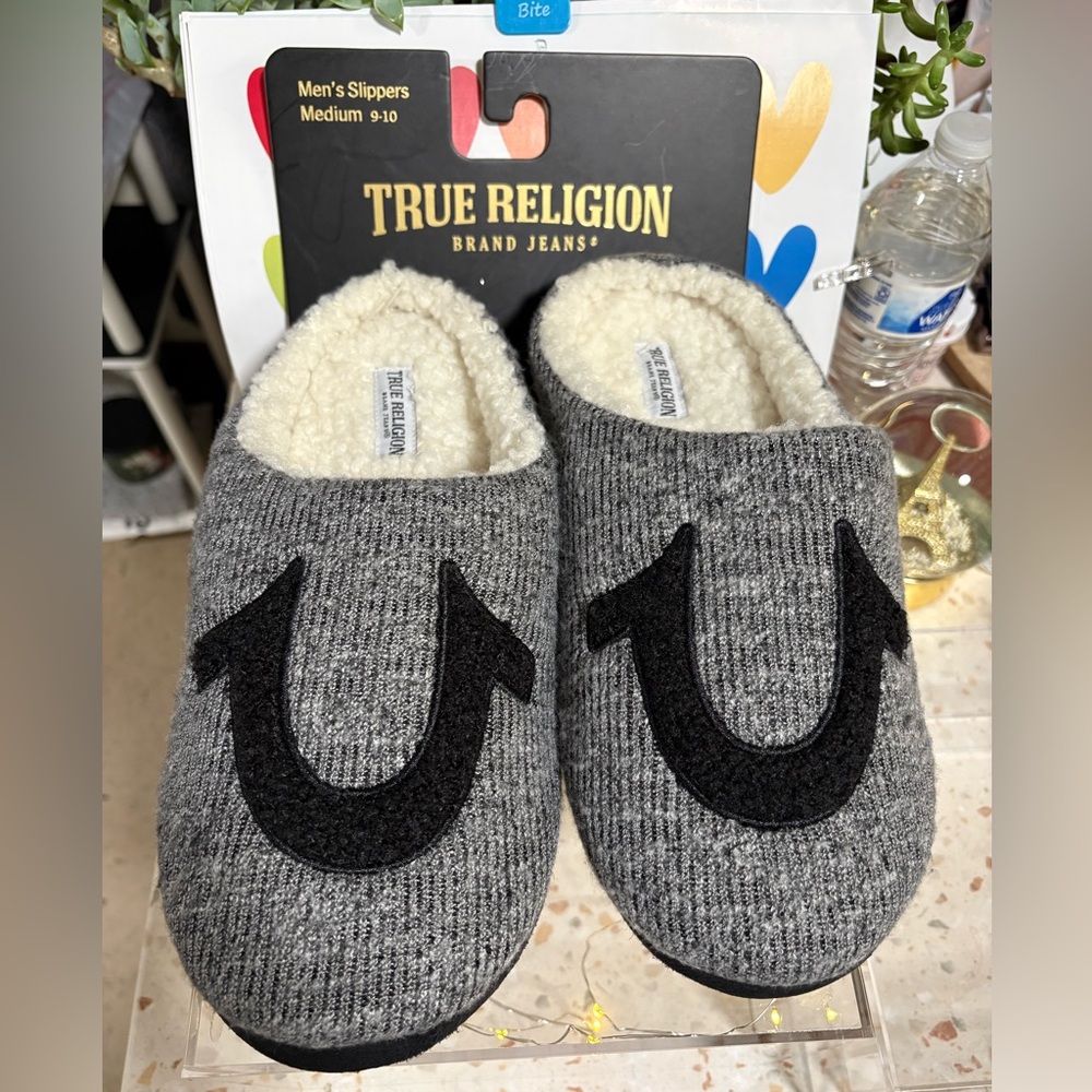 NEW True Religion Mens Slippers, Medium 9/10 Gray w/Black Logo - Picture 4 of 14
